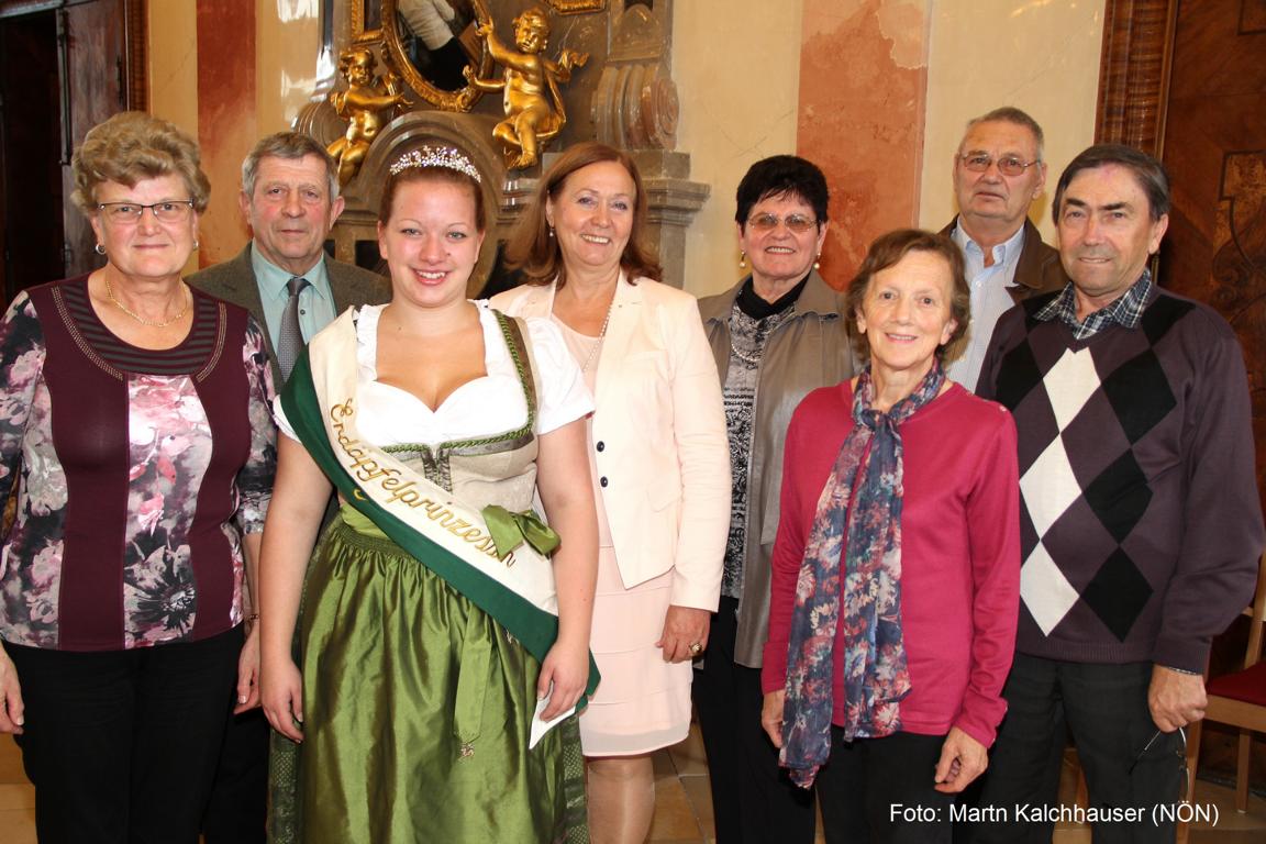 Aloisia und Karl Ludl, ErdÃ¤pfelprinzessin Marina Kielmayer, Karoline SchÃ¶ls, Hila Meierhofer, Friedrich SchÃ¶ls und Norbert Meierhofer (von links). Foto: Martin Kalchhauser